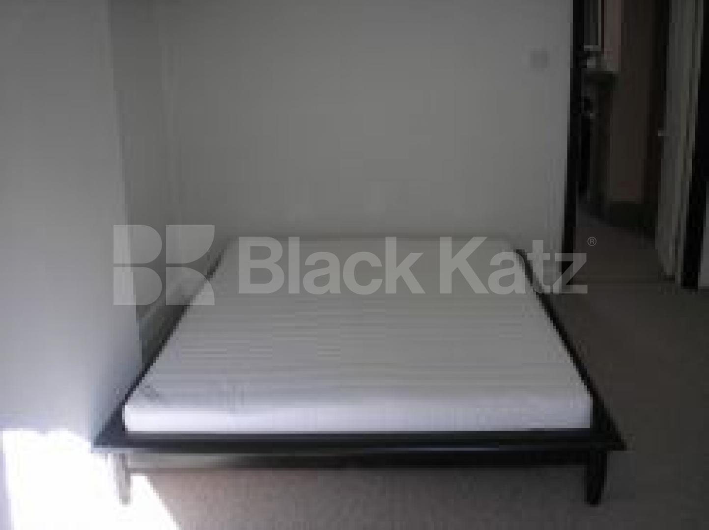 			4 Bedroom, 1 bath, 1 reception Flat			 Notting Hill Gate, NOTTING HILL W11